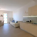 Panfilo Con Piscina Fronte Mare *