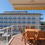 Panfilo Con Piscina Fronte Mare Apartment