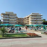 Panfilo Con Piscina Fronte Mare Apartment Lido di Jesolo