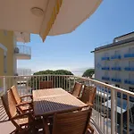 Panfilo Con Piscina Fronte Mare Apartment